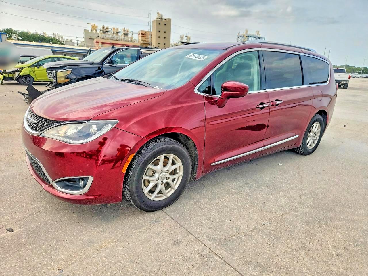 2020 Chrysler Pacifica Touring L, VIN 2C4RC1BGXLR124088 — Мелкие вмятины и царапины