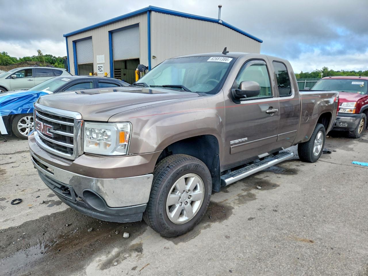 2013 GMC Sierra 1500 SLT, VIN 1GTR2WE72DZ194333 — Undercarriage