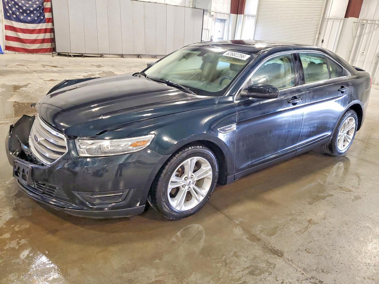 2014 Ford Taurus SEL, VIN 1FAHP2E80EG153233 — Перед