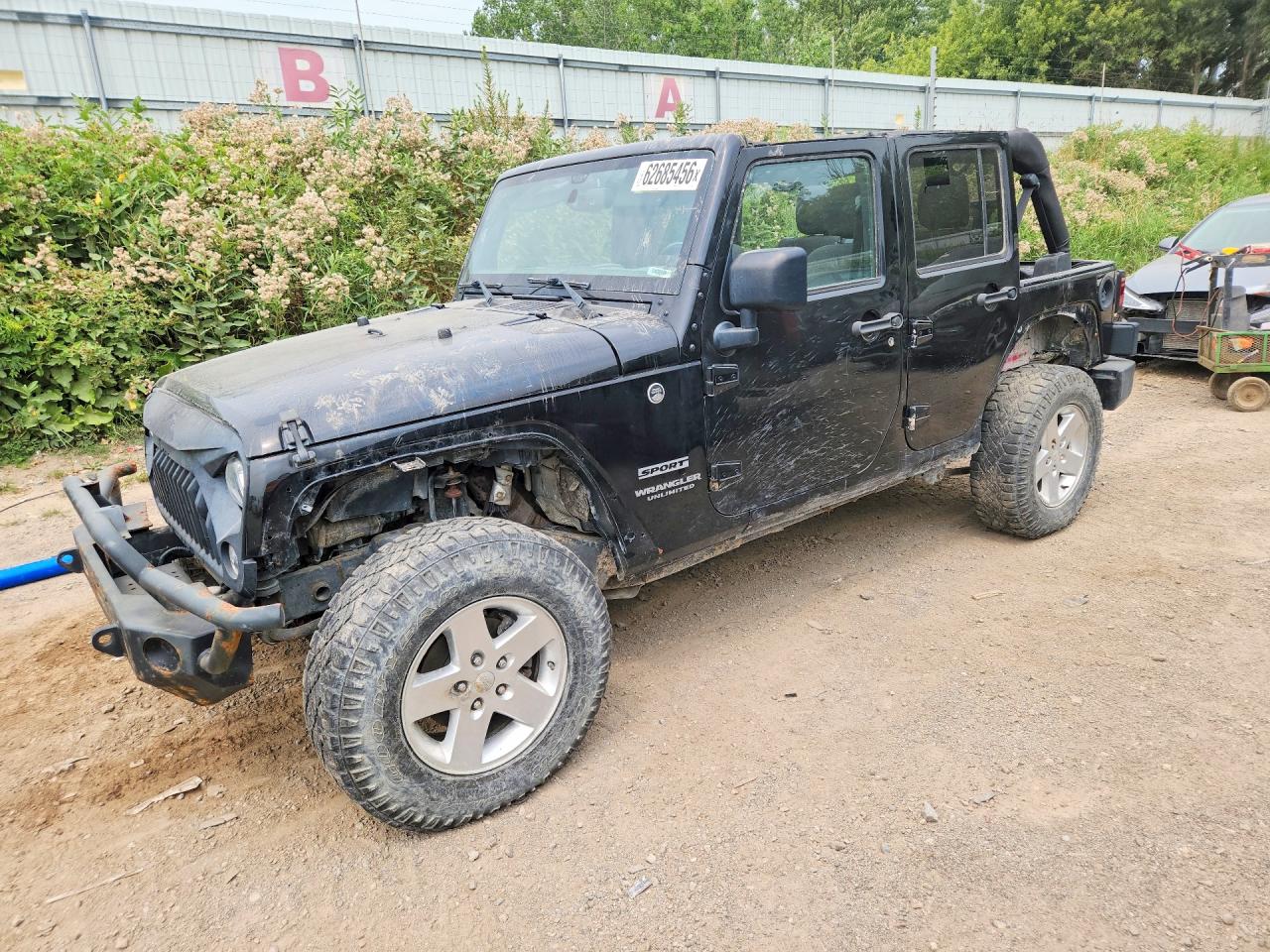 2018 Jeep Wrangler Unlimited Sport S, VIN 1C4BJWDG8JL912584 — Front end