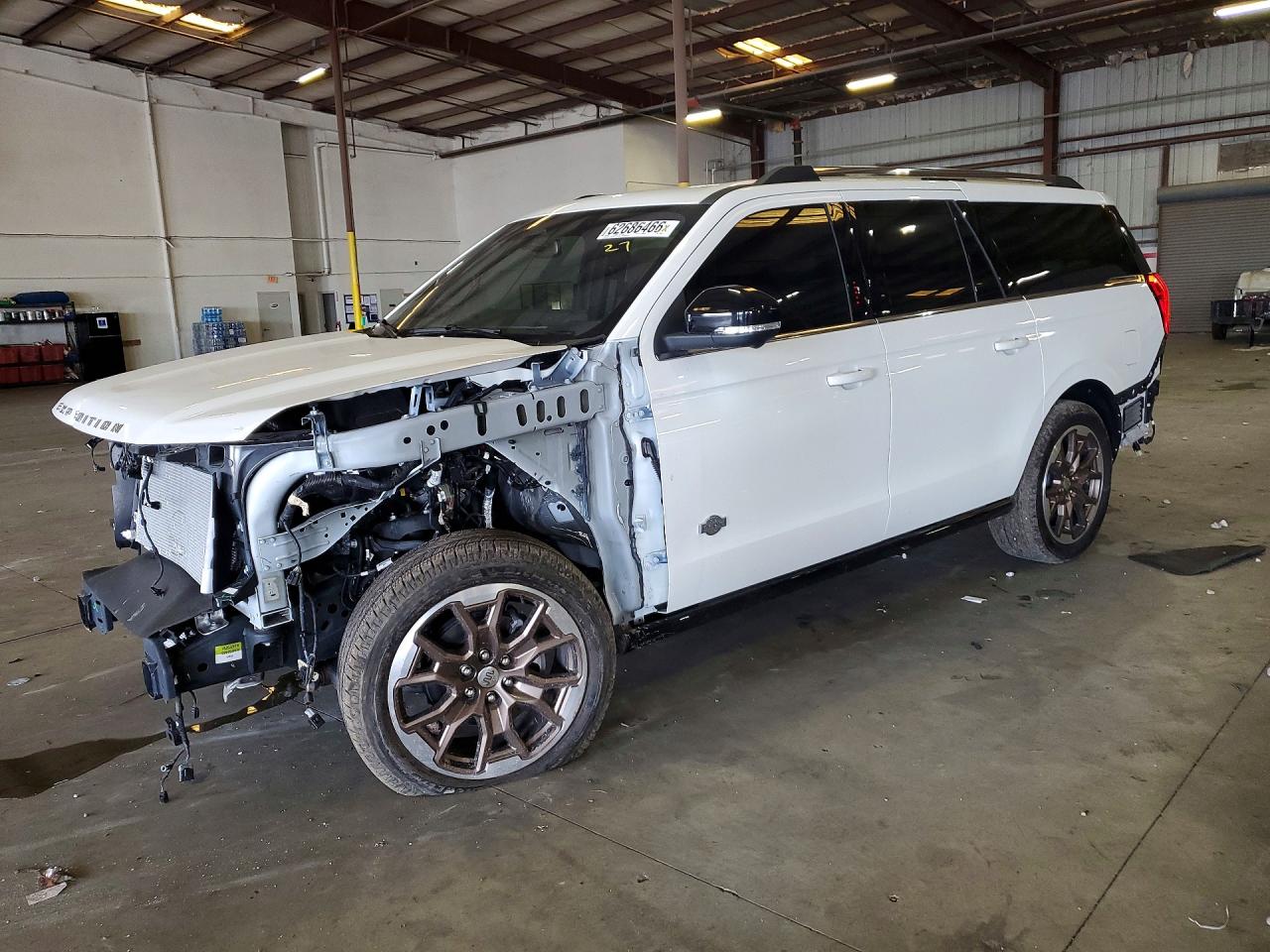 2025 Ford Expedition Max King Ranch, VIN 1FMJK1P88SEA18358 — Front end