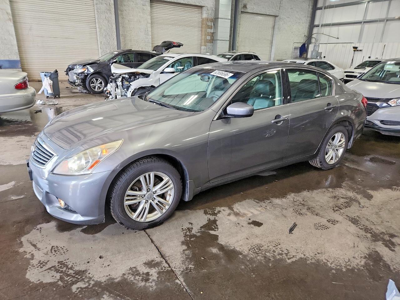2013 Infiniti G37 x, VIN JN1CV6AR8DM758684 — Rear end