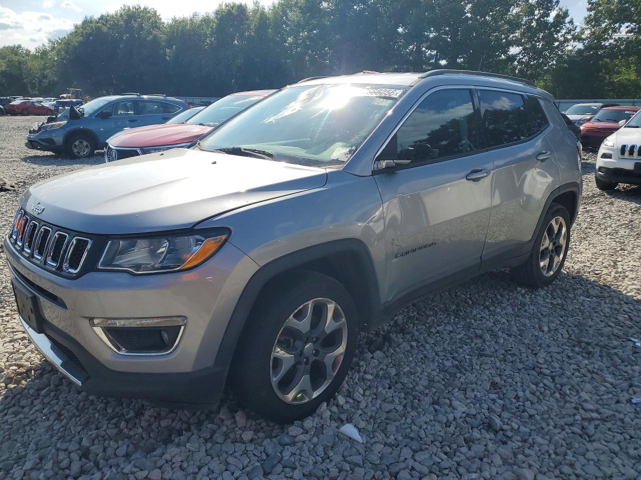 2019 Jeep Compass Limited, VIN 3C4NJDCB2KT639476 — Бок