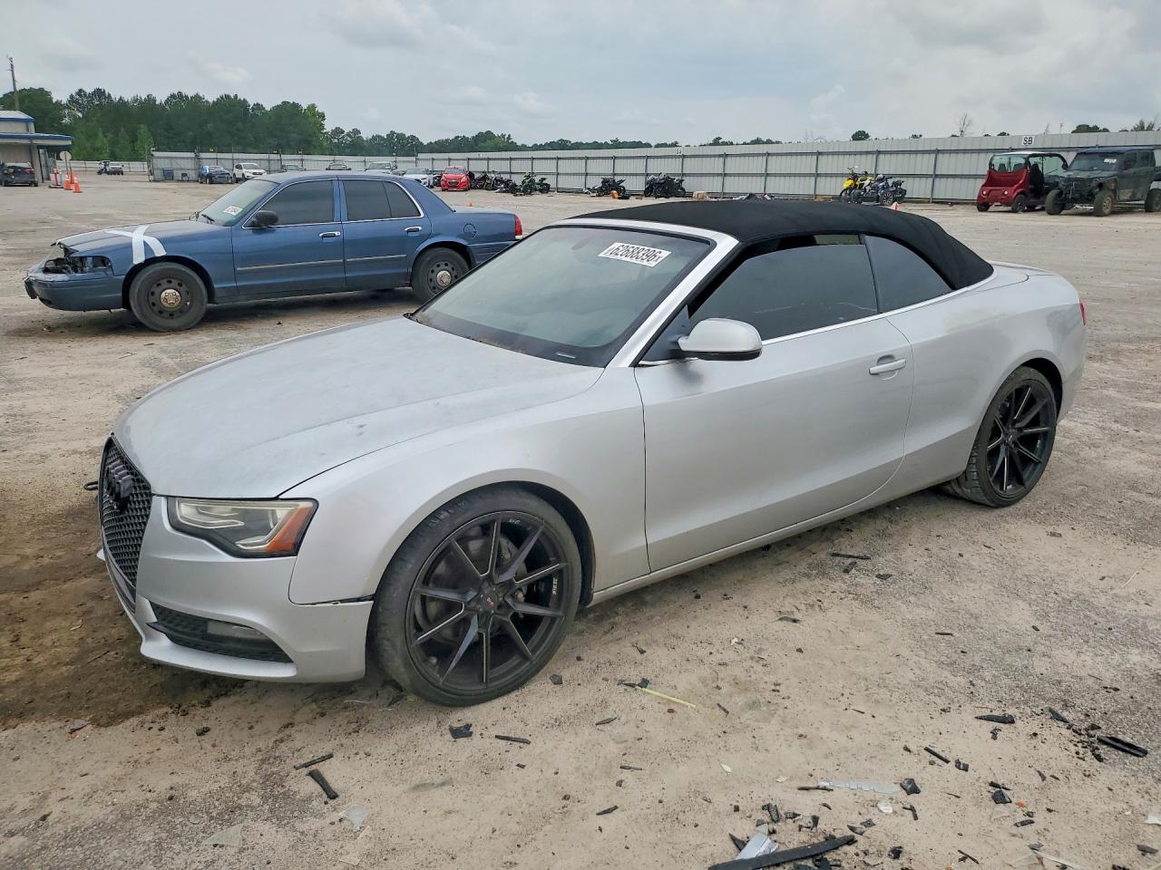 2013 Audi A5 Premium Plus, VIN WAULFAFH6DN009757 — Мелкие вмятины и царапины