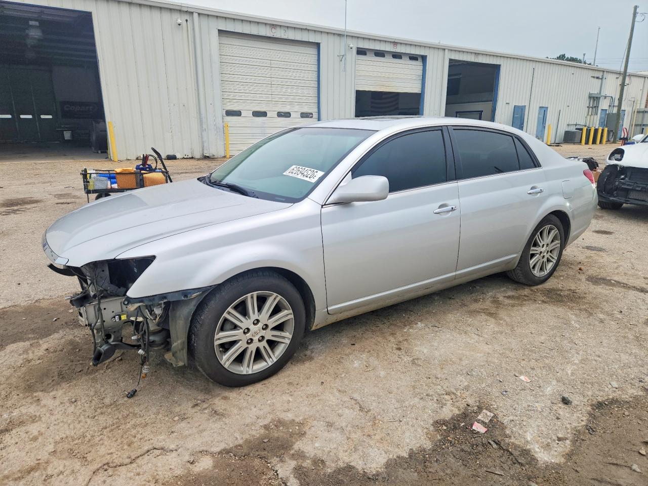 2009 Toyota Avalon XLS, VIN 4T1BK36B09U342966 — Перед