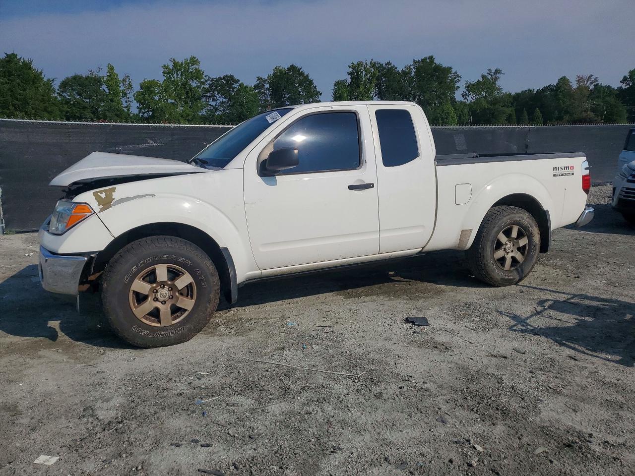 2005 Nissan Frontier SE, VIN 1N6AD06W15C425248 — Front end