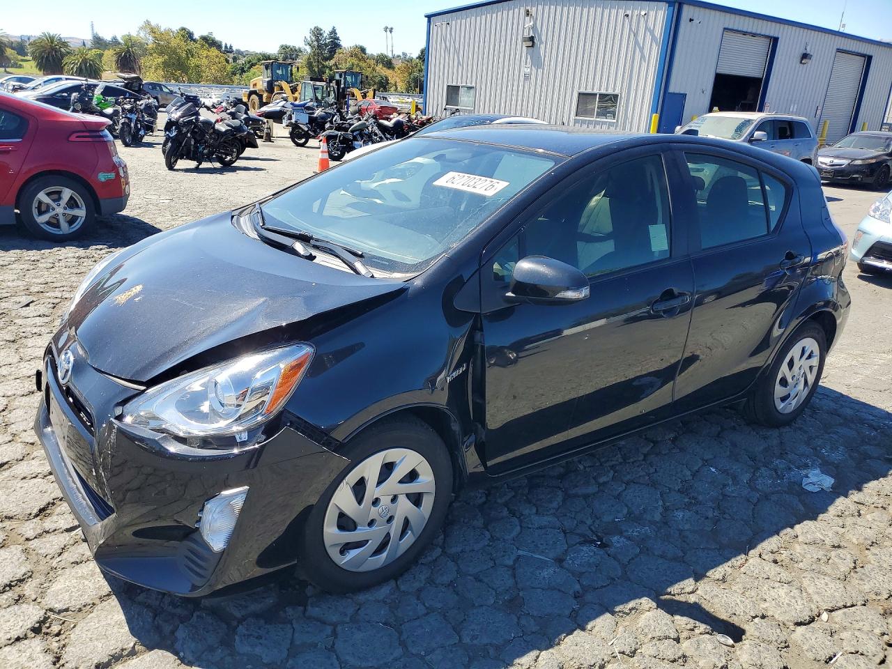 2016 Toyota Prius One, VIN JTDKDTB3XG1116977 — Front end