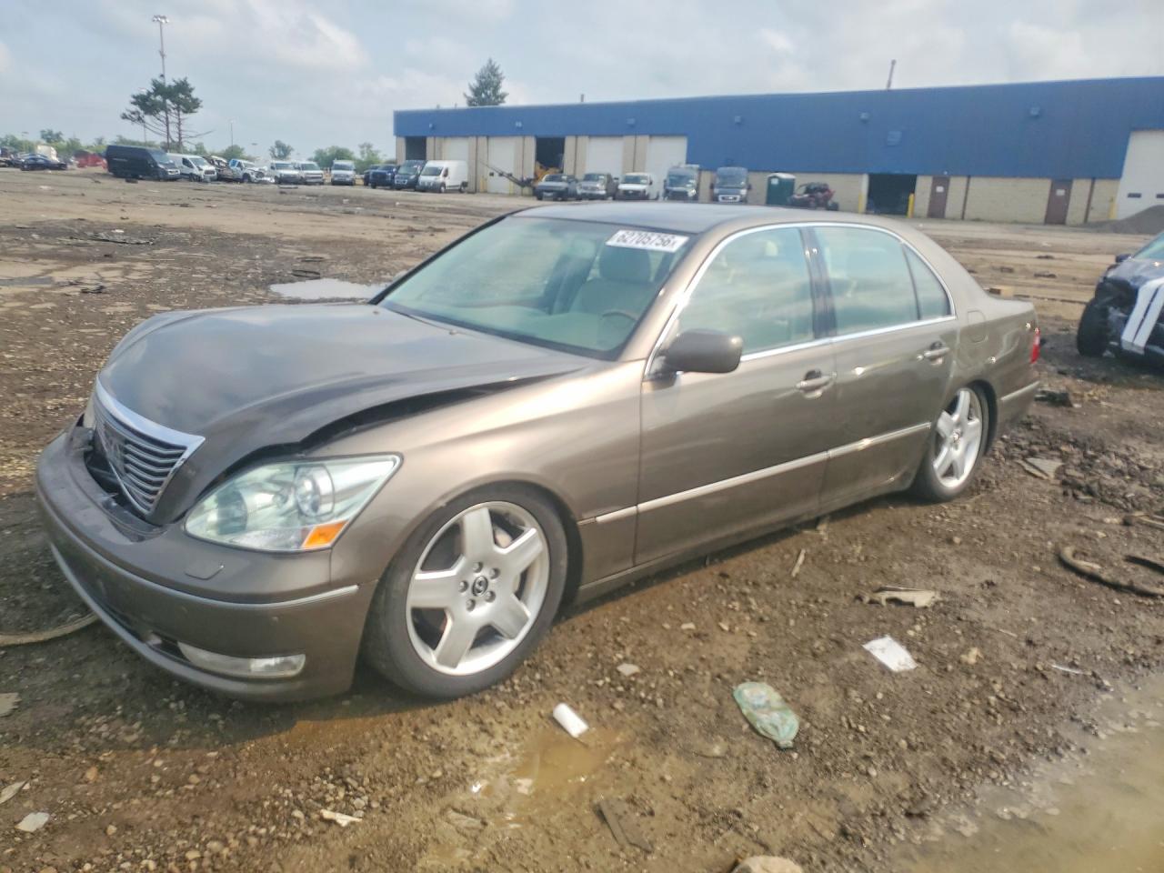 2005 Lexus LS 430, VIN JTHBN36F855016284 — Перед