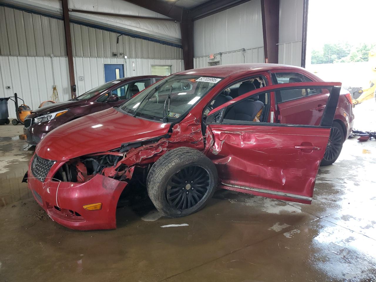 2012 Suzuki Kizashi SE, VIN JS2RF9A3XC6100603 — Front end