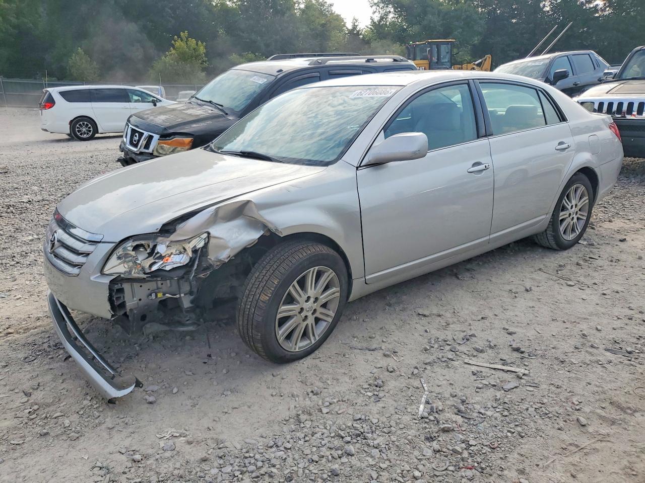 2006 Toyota Avalon Limited, VIN 4T1BK36BX6U132869 — Front end
