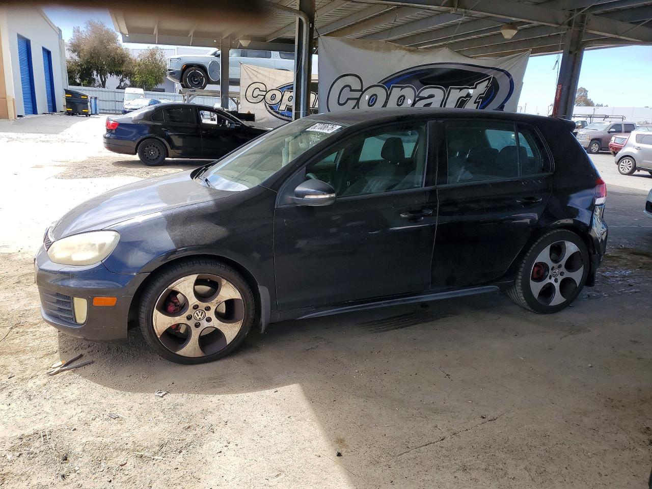 2011 Volkswagen Golf GTI PZEV, VIN WVWHD7AJ2BW152921 — Minor dents and scratches