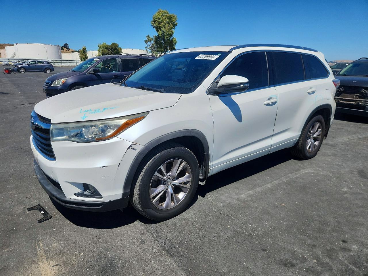 2015 Toyota Highlander XLE, VIN 5TDJKRFH1FS172141 — Vandalism