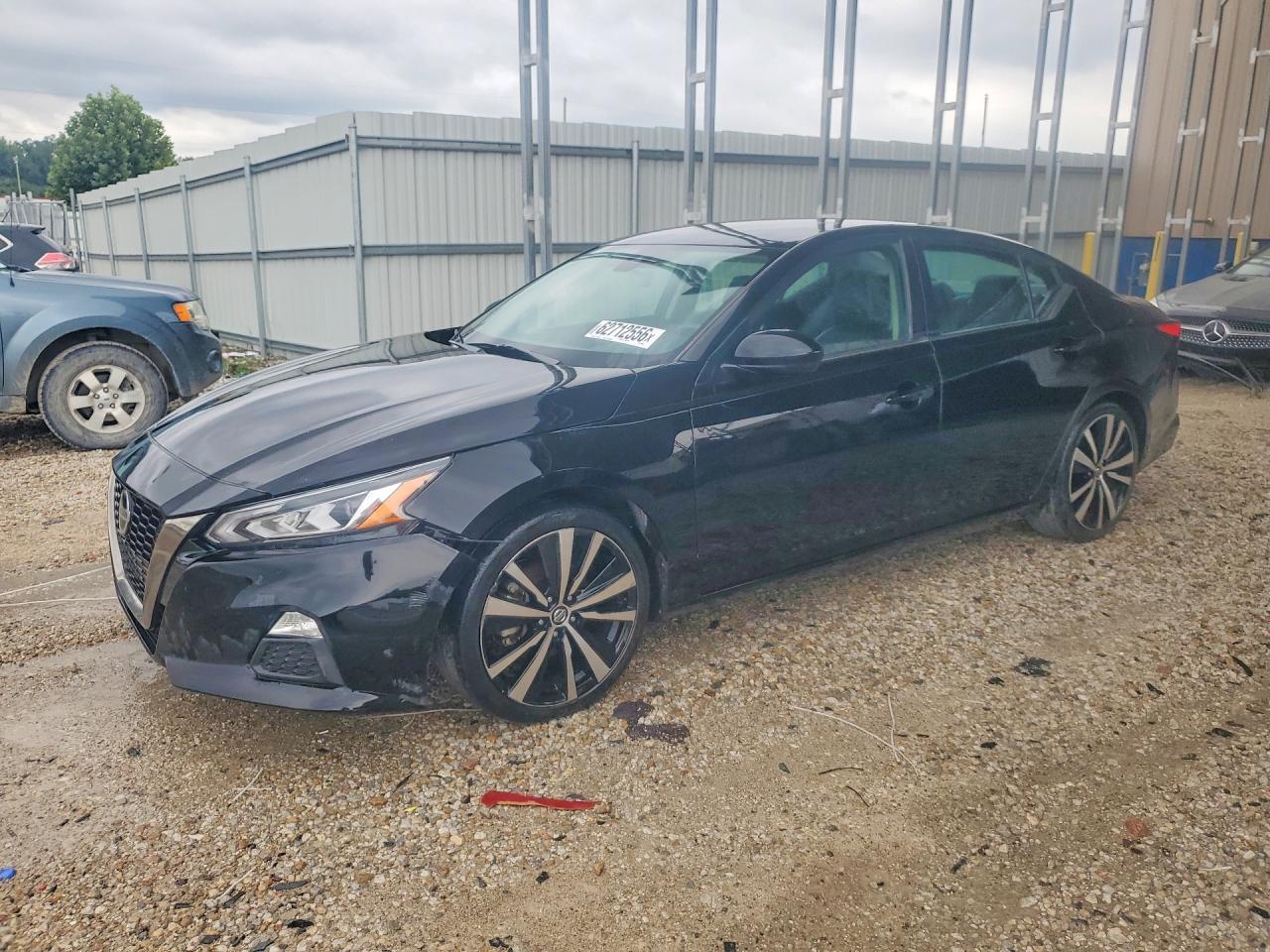 2021 Nissan Altima SR, VIN 1N4BL4CV2MN365681 — Front end