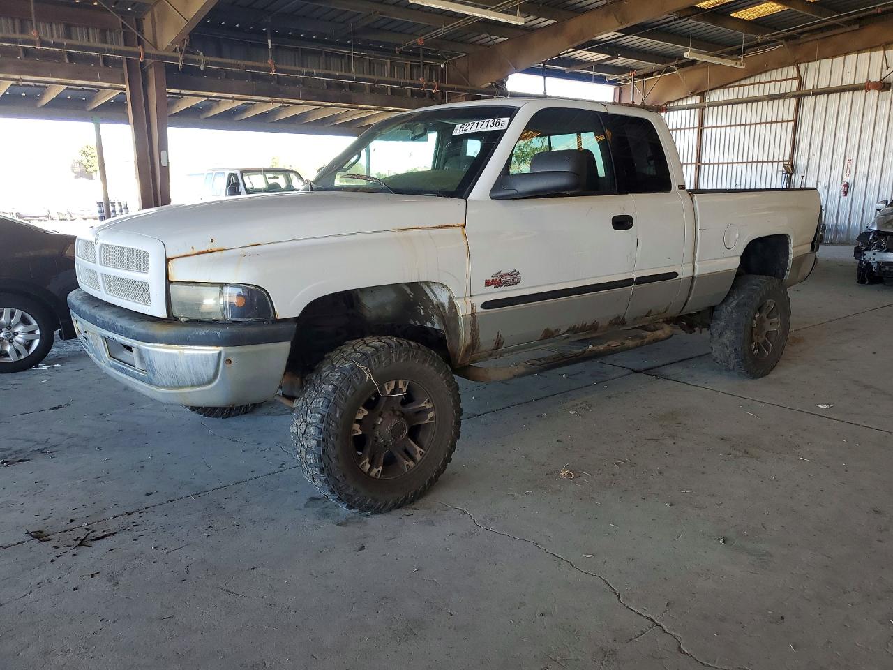 2001 Dodge 2500, VIN 1B7KF23W41J601572 — Minor dents and scratches