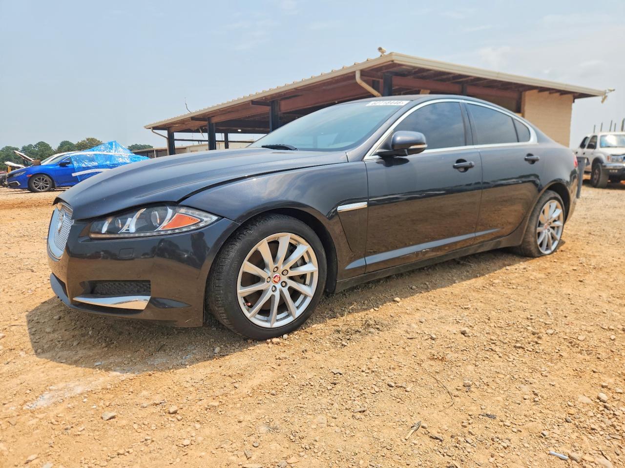 2015 Jaguar XF T Premium, VIN SAJWA0FS4FPU56181 — Front end