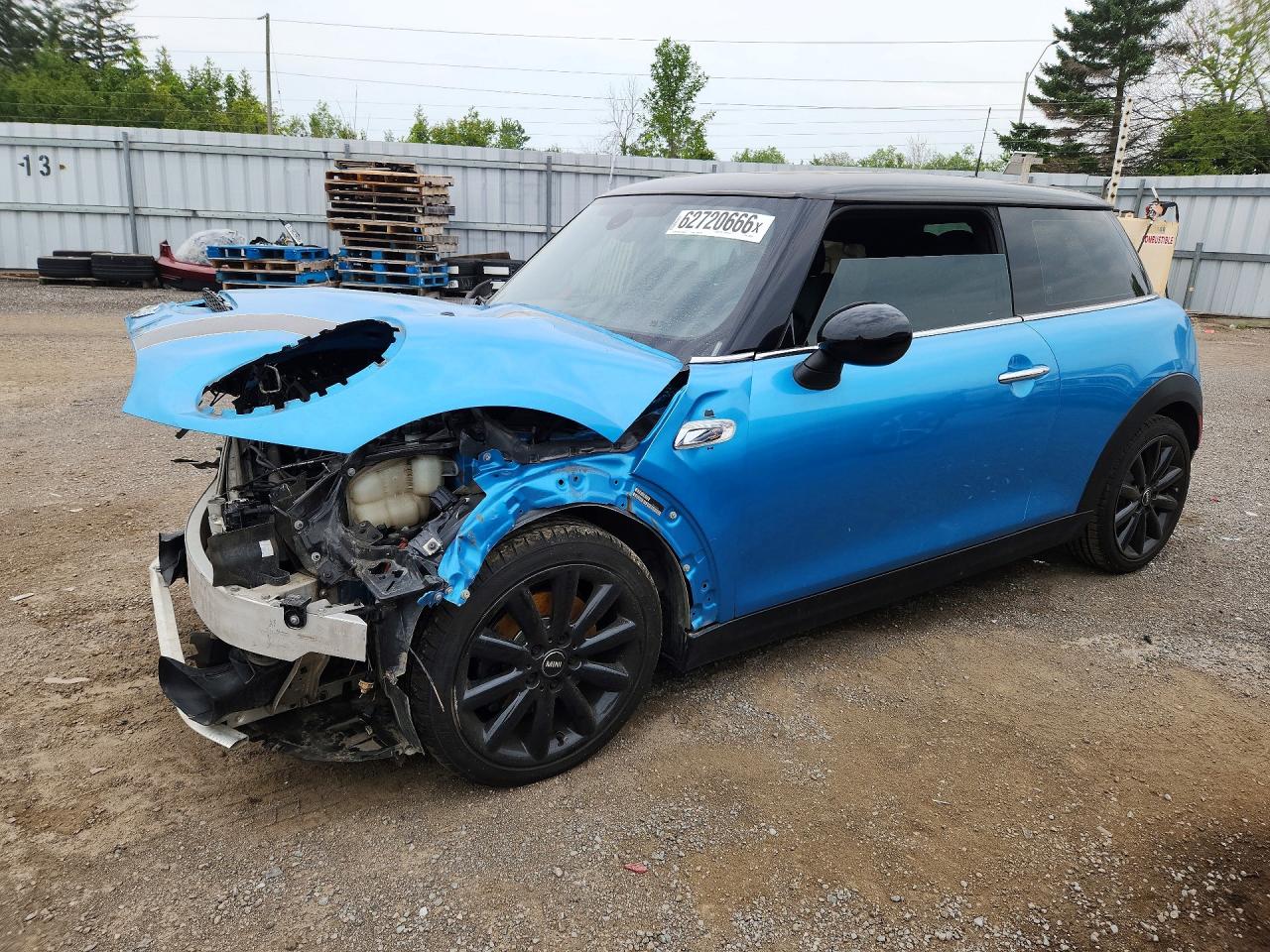 2015 MINI Hardtop S, VIN WMWXP7C59F2A39239 — Перед