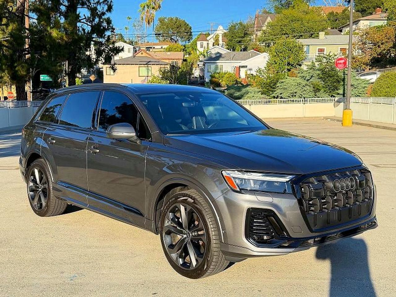 2025 Audi Q7 Premium Plus, VIN WA1LVBF78SD005015 — Normal wear