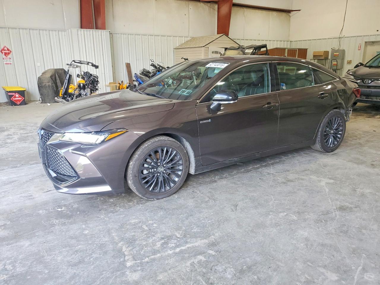 2020 Toyota Avalon Hybrid XSE, VIN 4T1E21FB7LU015375 — Rear end