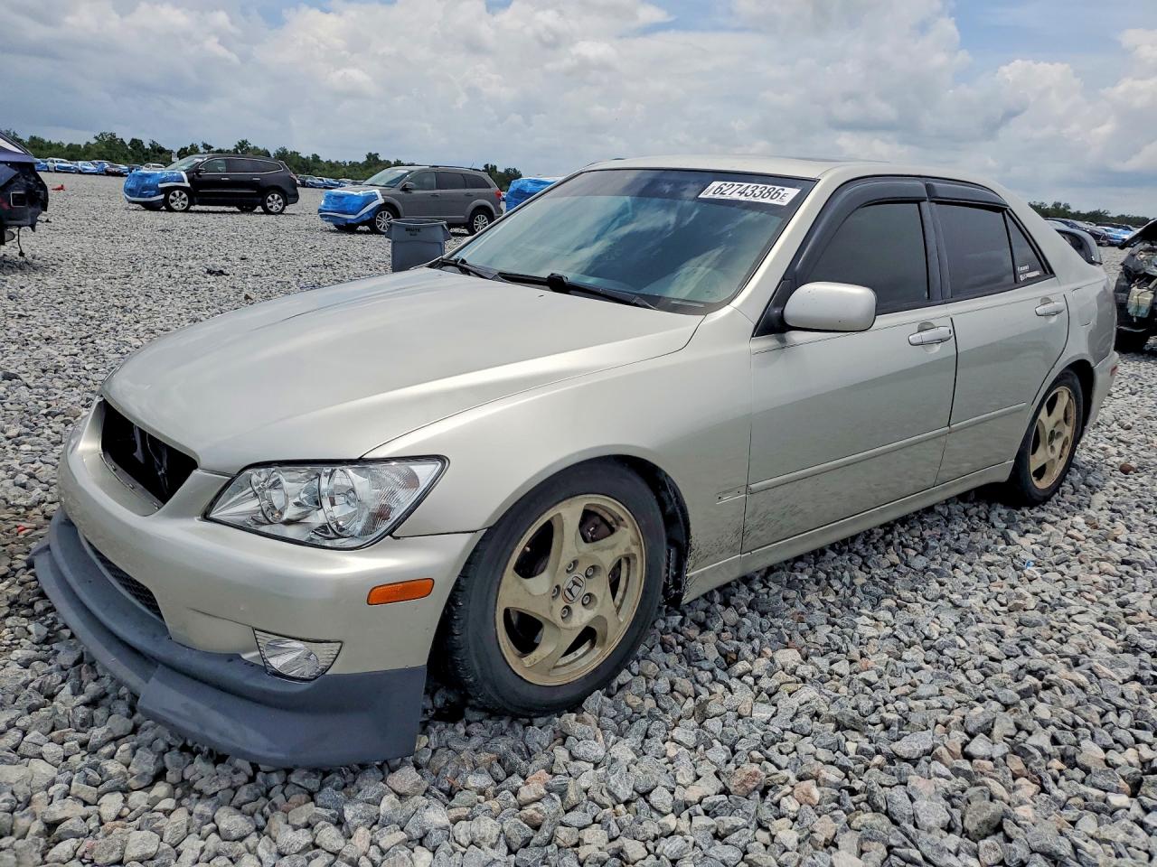 2001 Lexus IS 300/350, VIN JTHBD182910030381 — Front end