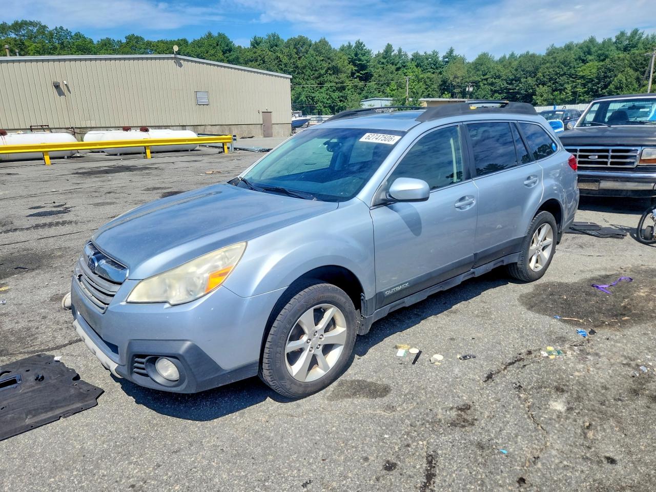 2013 Subaru Outback Limited, VIN 4S4BRDKC9D2242806 — Бок