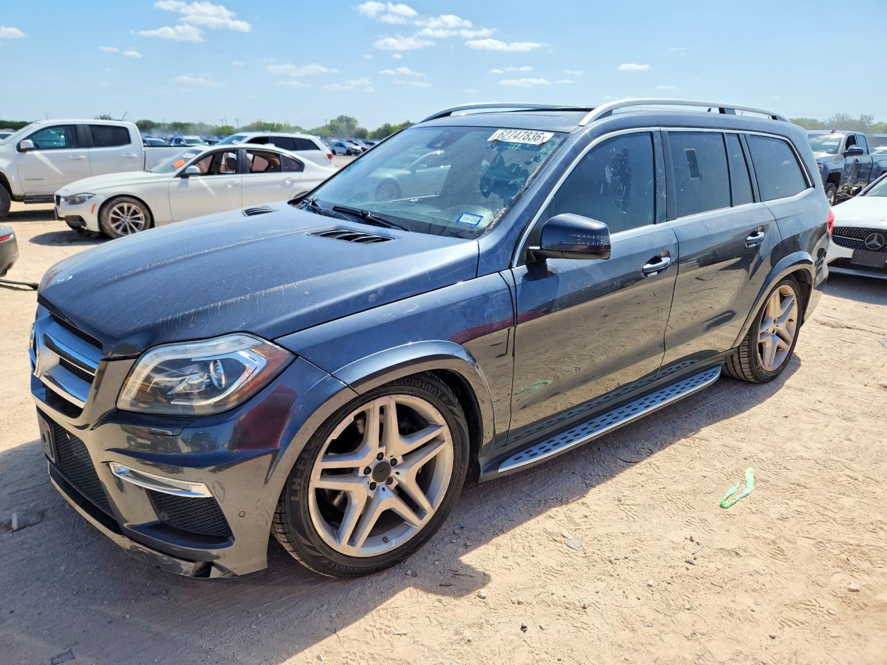 2013 Mercedes-Benz GL 550, VIN 4JGDF7DE1DA215526 — Minor dents and scratches