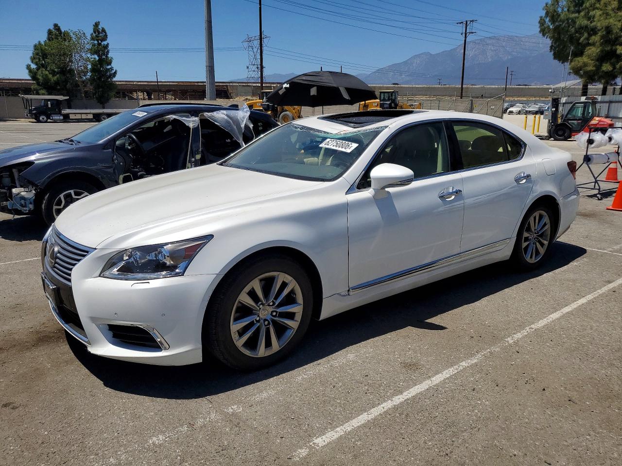 2016 Lexus LS 460, VIN JTHBL5EF0G5140457 — Roof