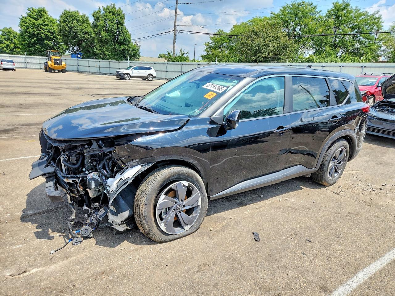 2024 Nissan Rogue SV, VIN 5N1BT3BA2RC685486 — Front end