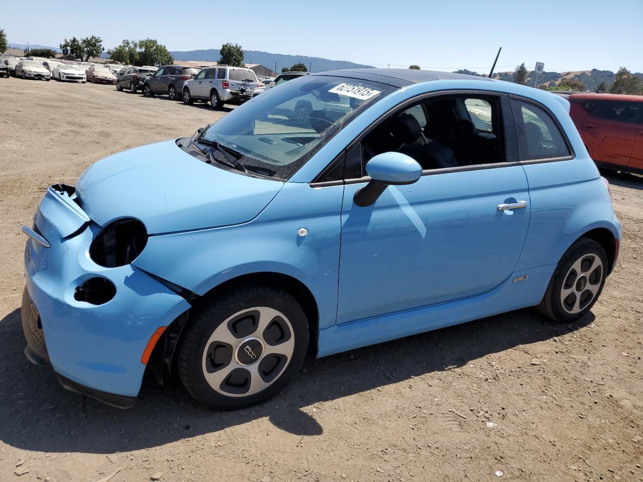 2015 FIAT 500e, VIN 3C3CFFGE2FT685425 — Front end