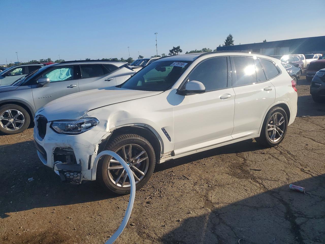 2021 BMW X3 xDrive30i, VIN 5UXTY5C06M9F39644 — Front end