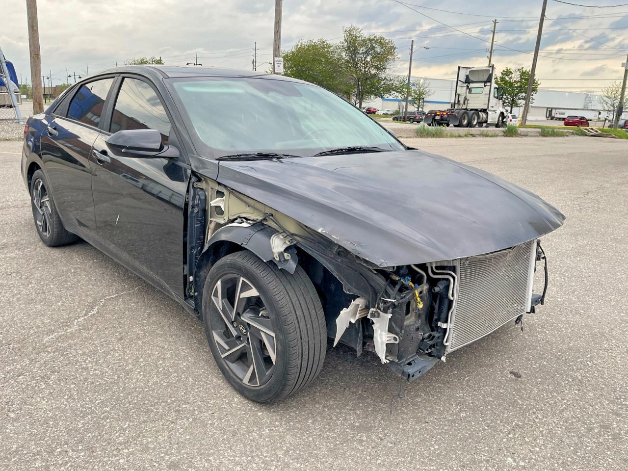 2024 Hyundai Elantra SEL, VIN KMHLM4DGXRU775987 — Front end