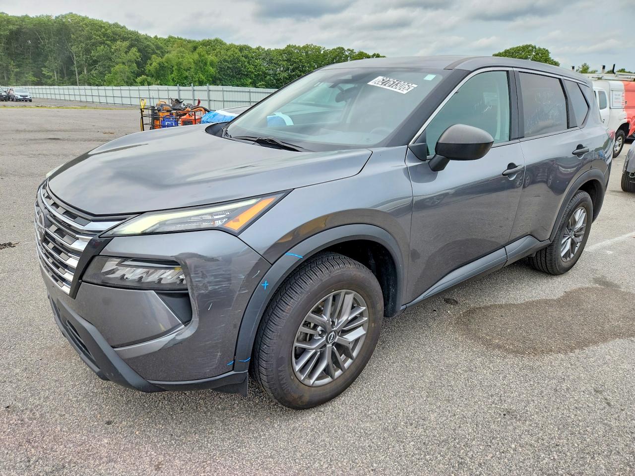 2024 Nissan Rogue S, VIN 5N1BT3ABXRC696004 — Front end