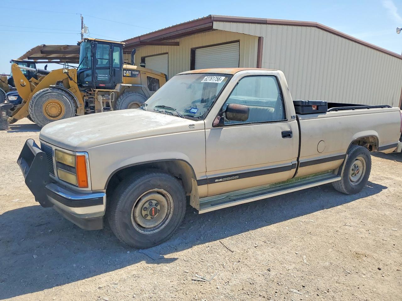 1990 GMC Sierra 2500, VIN 1GTFC24K2LE503920 — Side