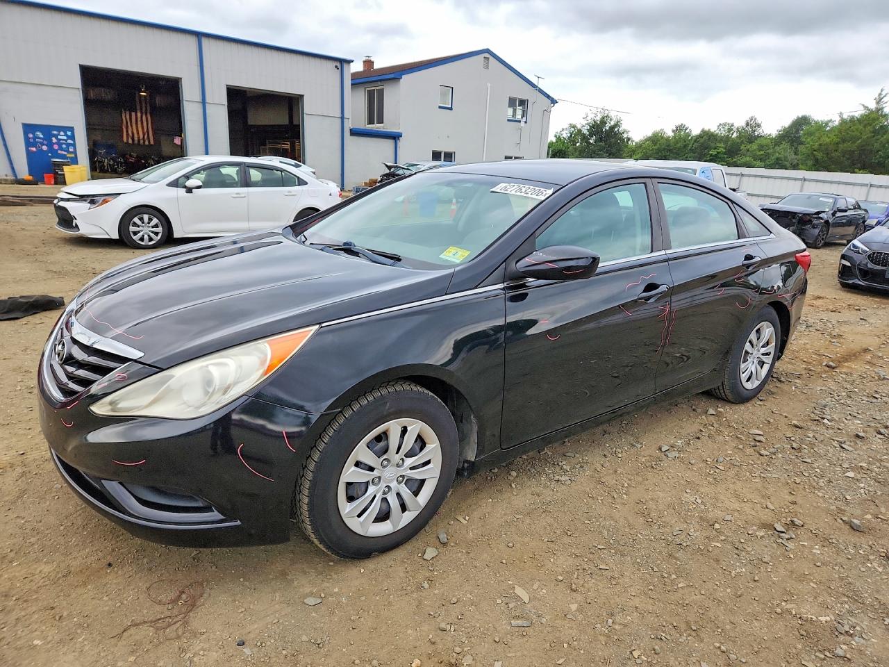 2011 Hyundai Sonata GLS, VIN 5NPEB4ACXBH211163 — Side