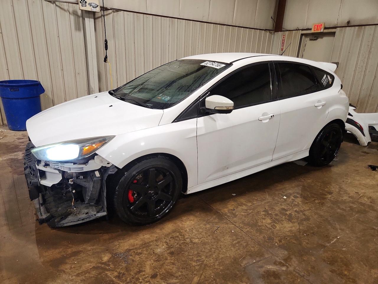 2015 Ford Focus ST, VIN 1FADP3L90FL304015 — Rear end