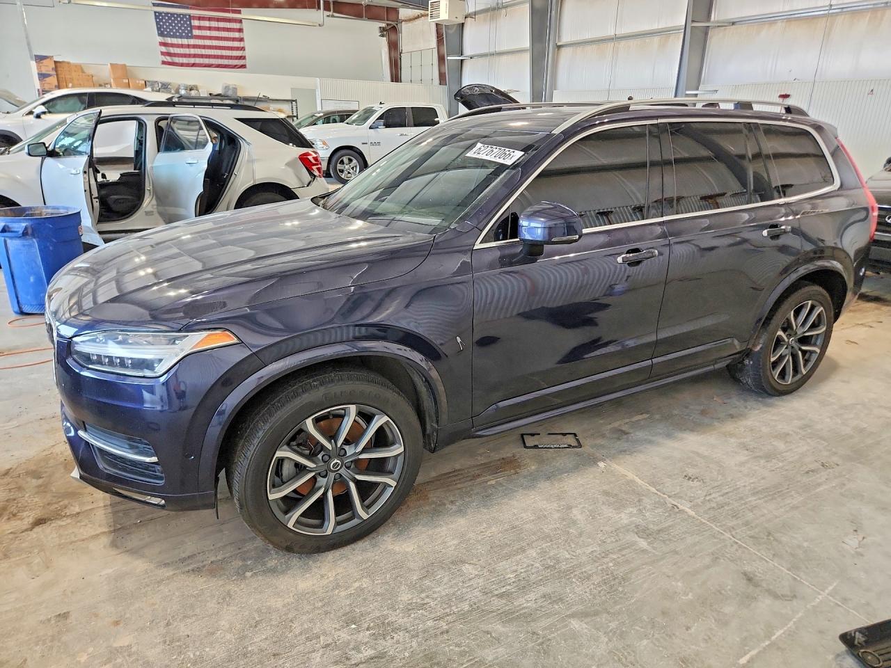 2017 Volvo XC90 Momentum, VIN YV4A22PK2H1177847 — Механическое