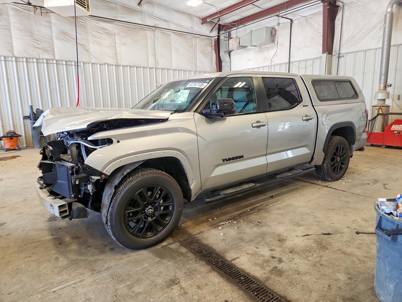 2025 Toyota Tundra Limited, VIN 5TFWA5DB0SX271456 — Front end