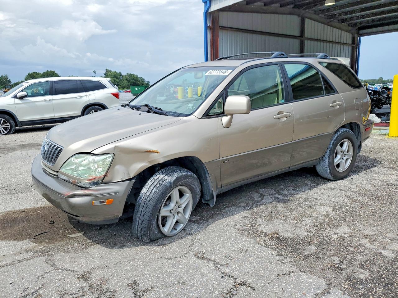 2002 Lexus RX 300, VIN JTJHF10UX20268466 — Front end