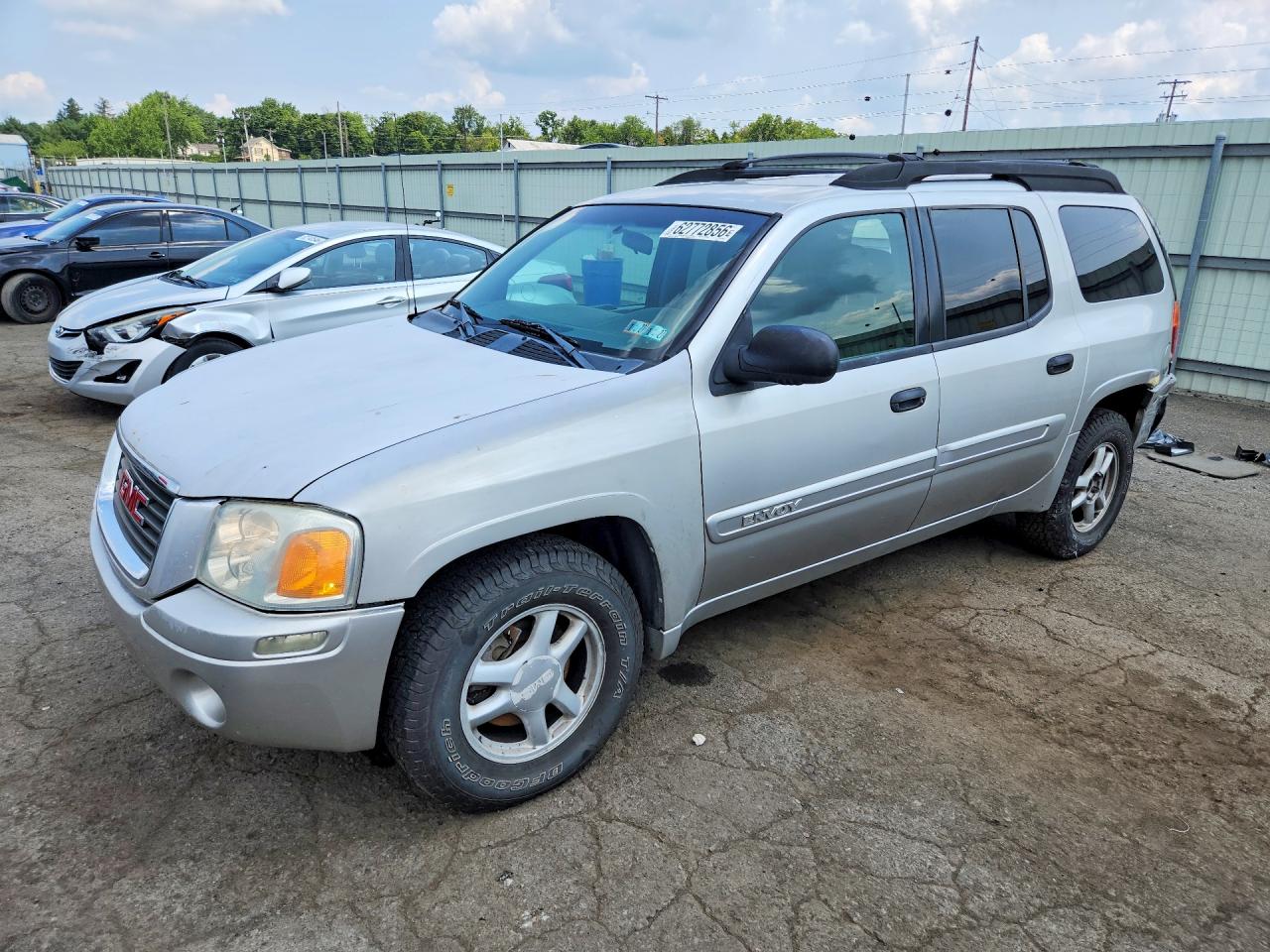 2004 GMC Envoy SLE, VIN 1GKET16S046189543 — Rear end