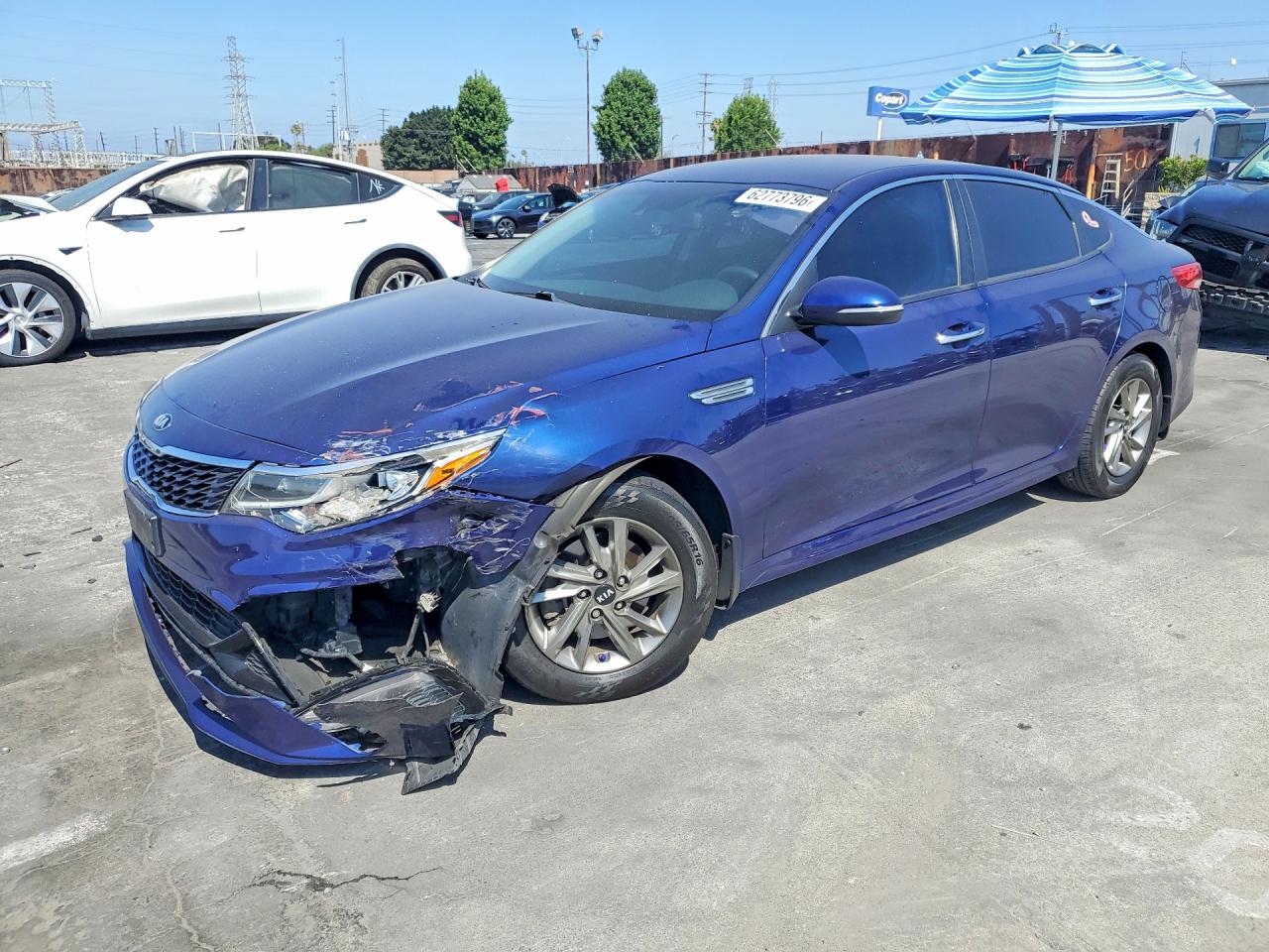 2019 Kia Optima LX, VIN 5XXGT4L3XKG319989 — Front end