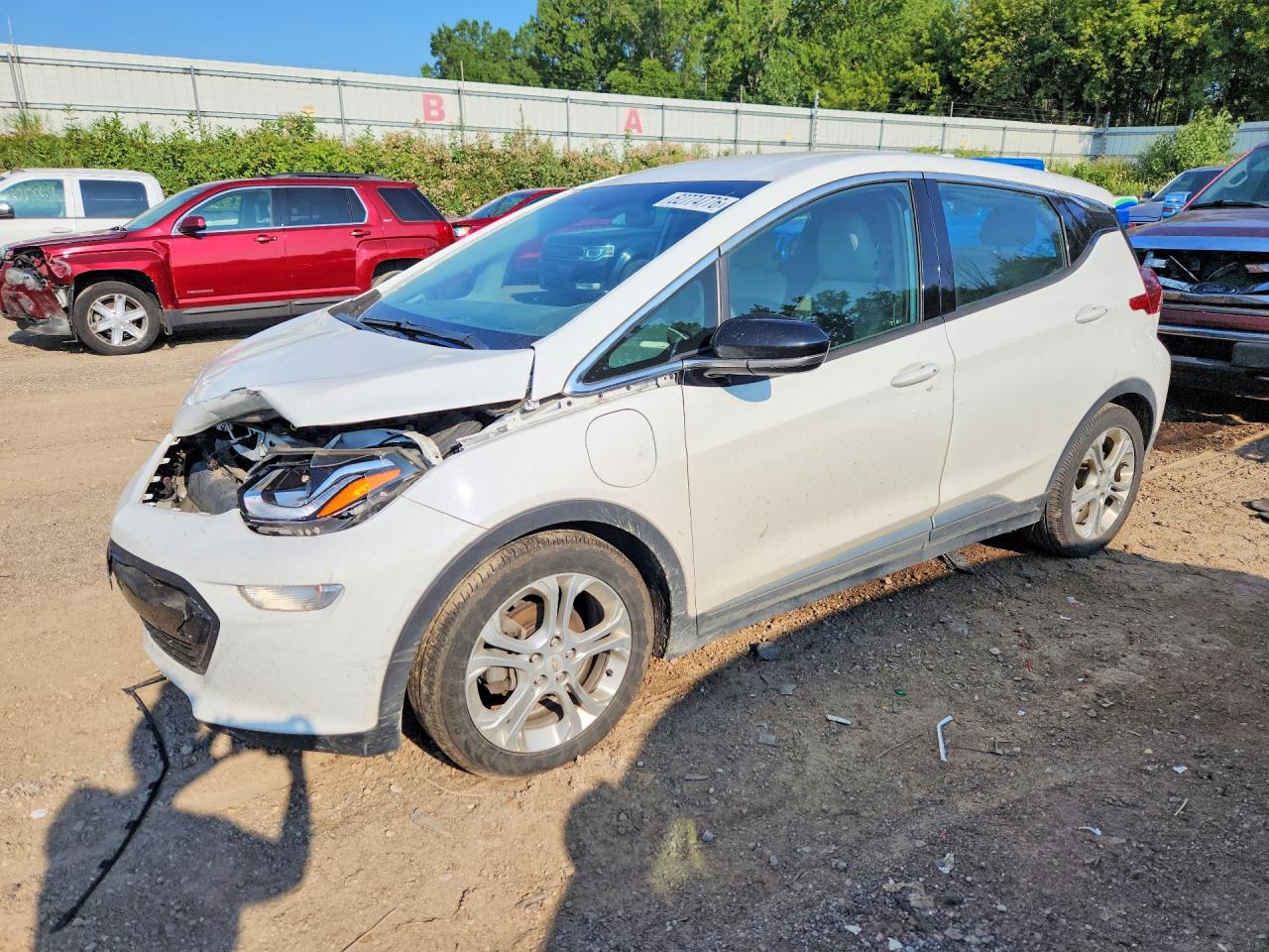 2018 Chevrolet Bolt EV LT, VIN 1G1FW6S00J4109604 — Перед