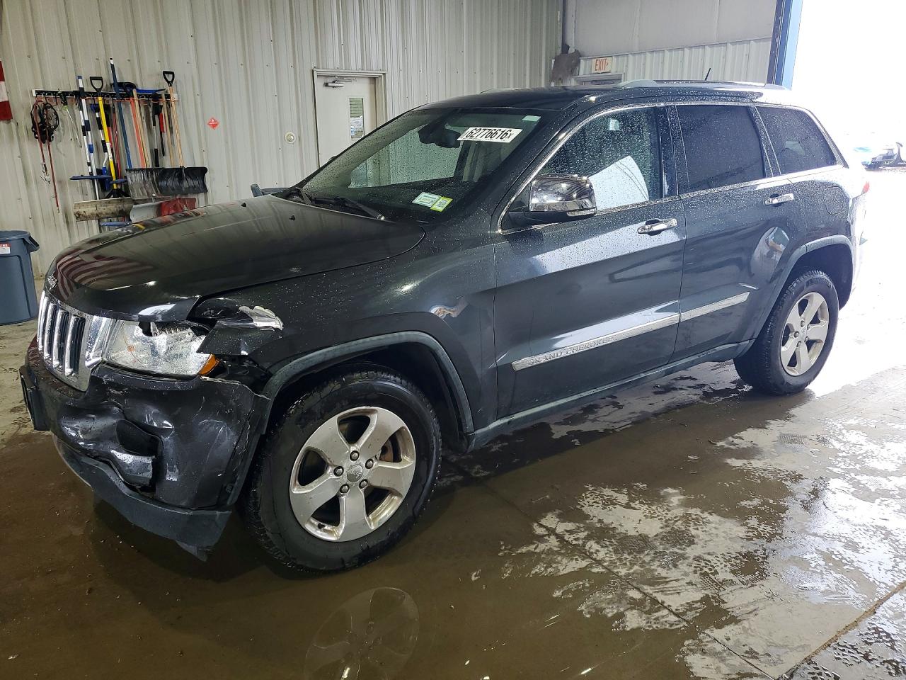 2011 Jeep Grand Cherokee Limited, VIN 1J4RR5GG2BC738097 — Перед