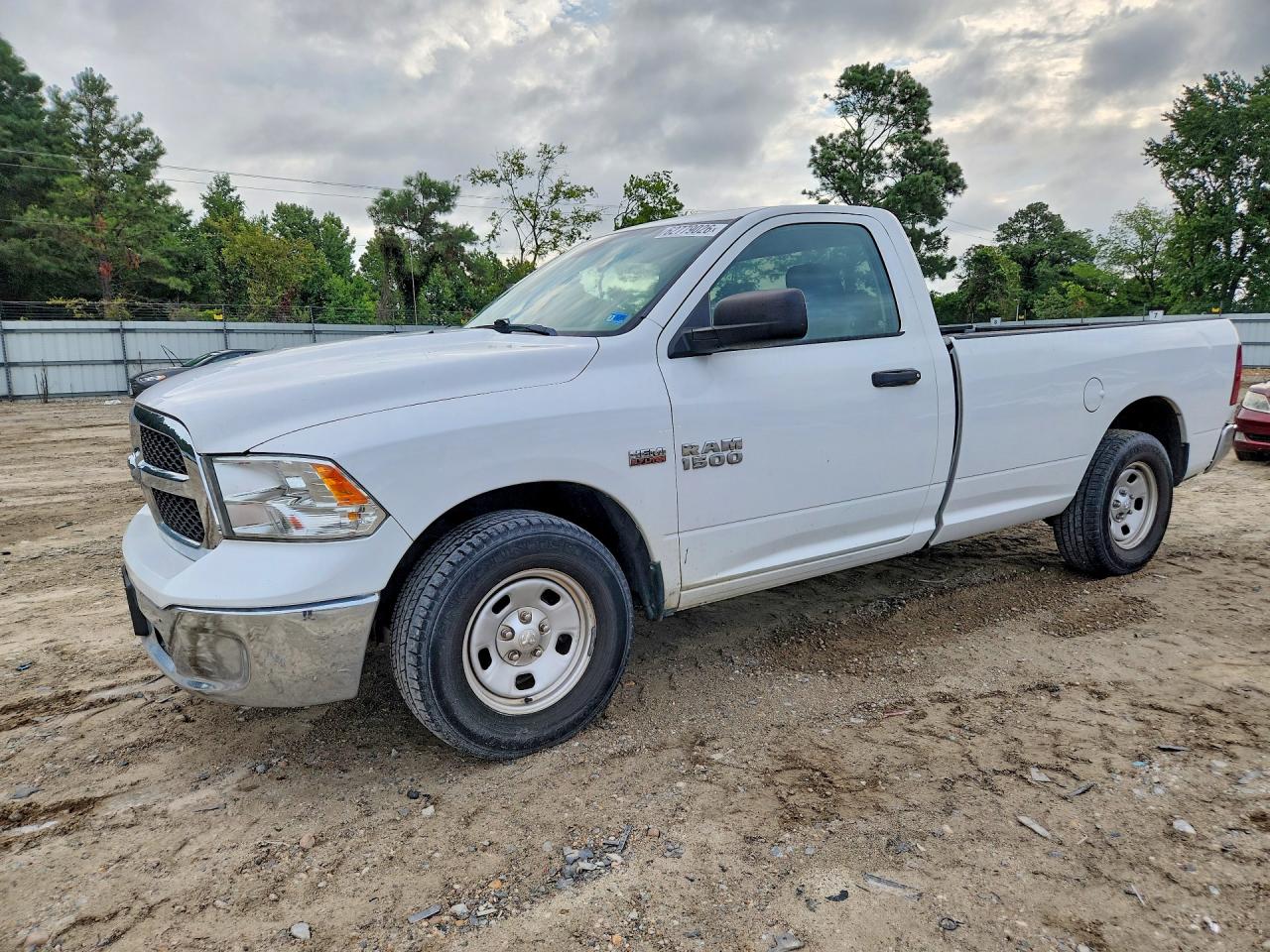2016 Ram 1500 Tradesman, VIN 3C6JR6DT9GG257575 — Бок