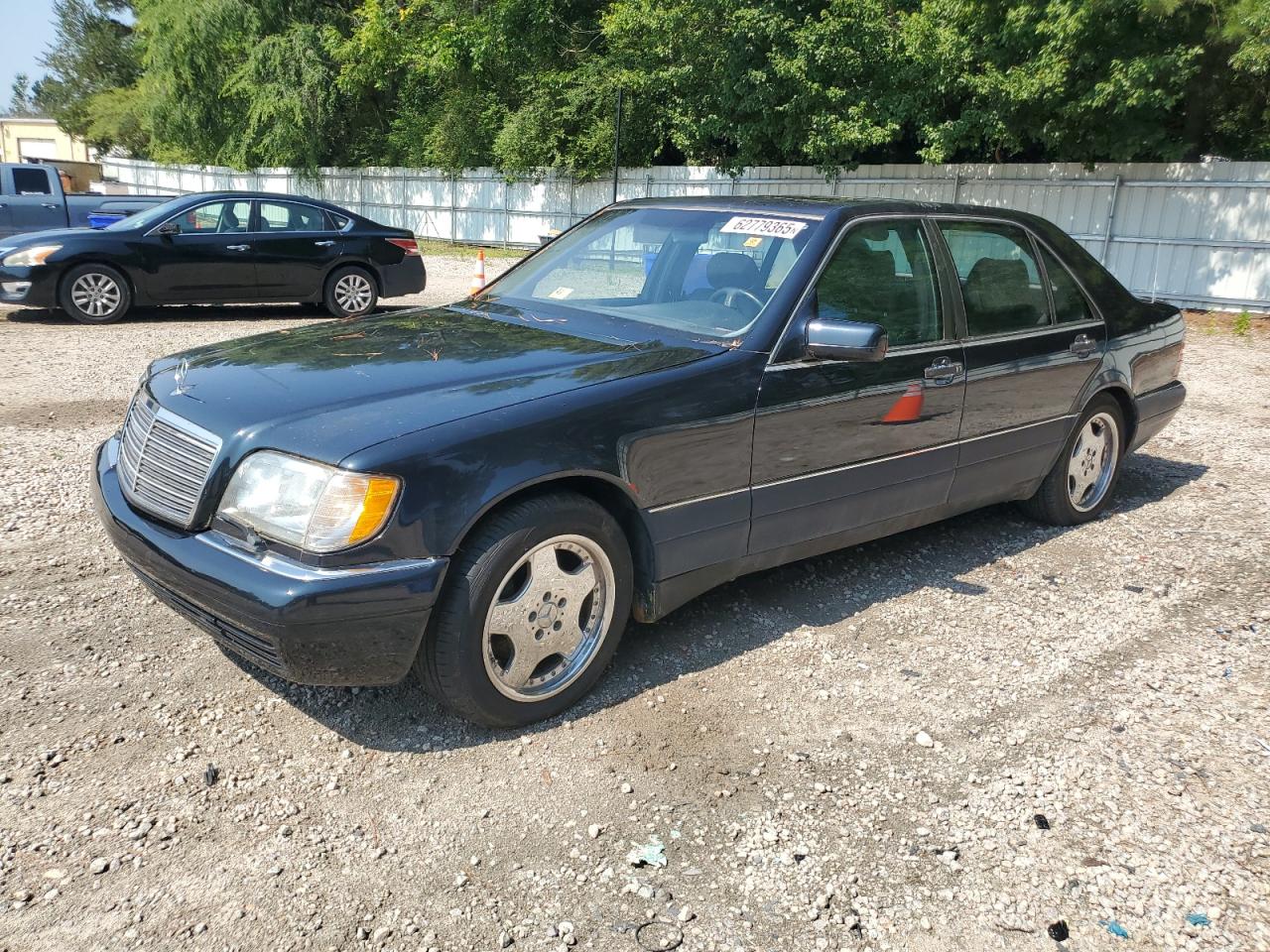 1997 Mercedes-Benz S 320/430/500, VIN WDBGA43G0VA369856 — Minor dents and scratches