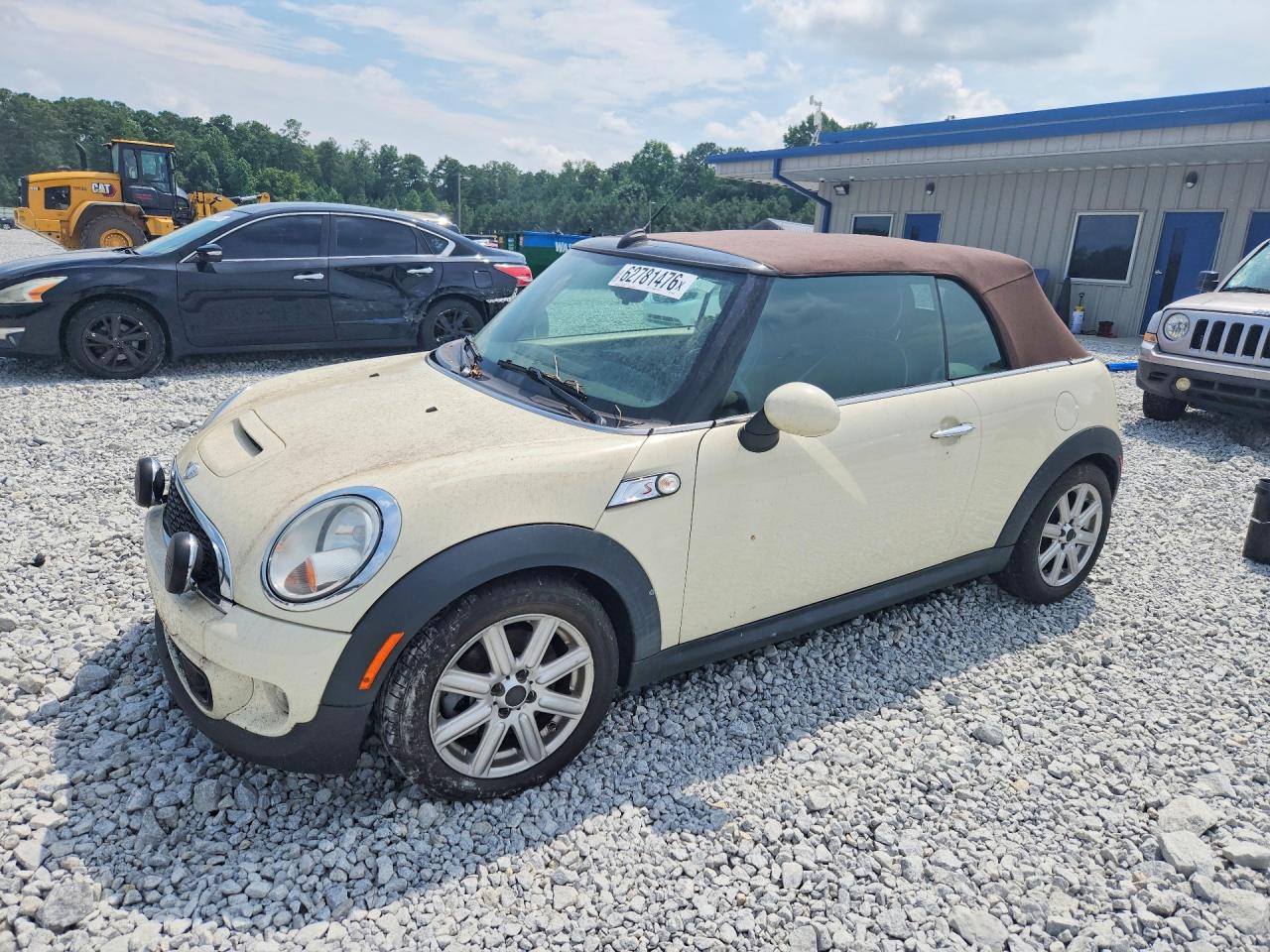 2011 MINI Convertible S, VIN WMWZP3C56BT249509 — Normal wear