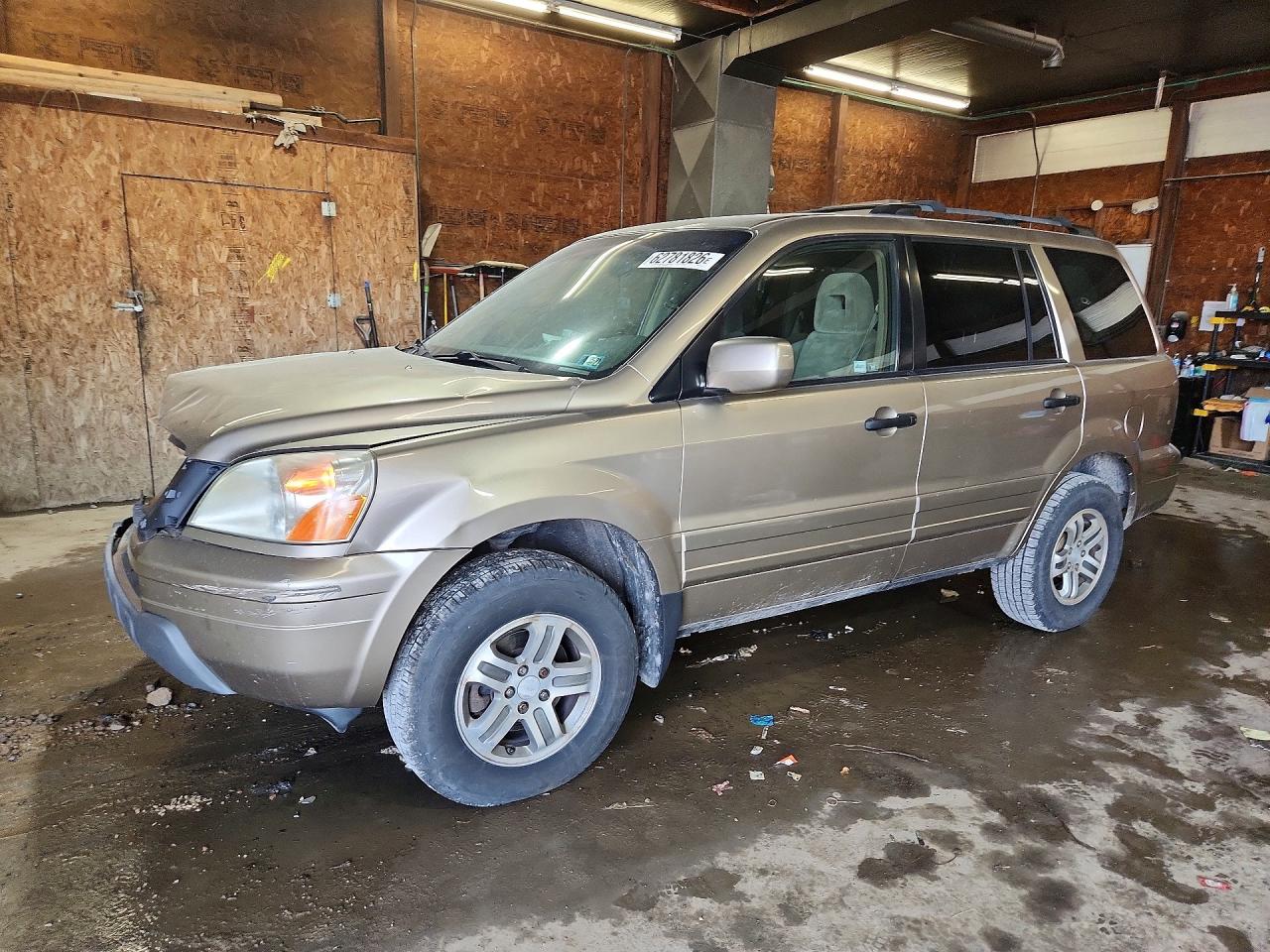 2005 Honda Pilot EX, VIN 5FNYF18485B059157 — Front end