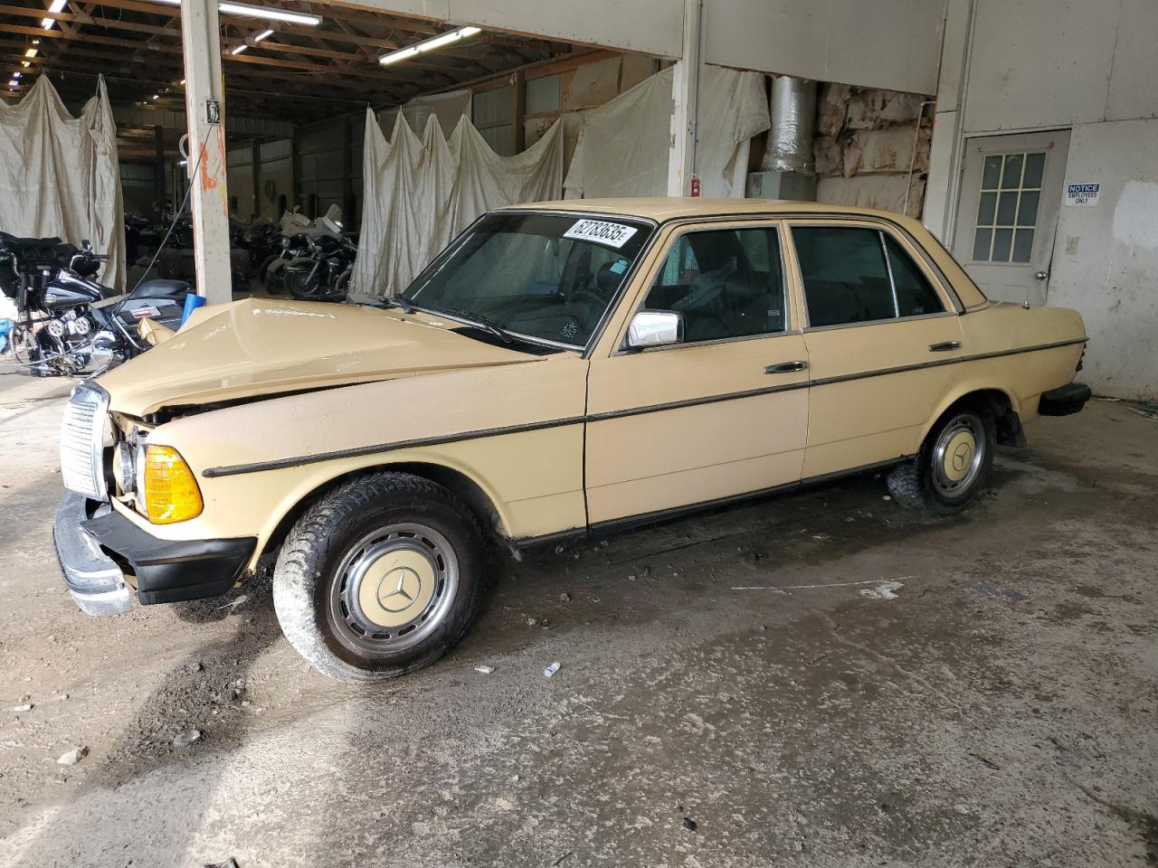 1982 Mercedes-Benz 240 Series 240D, VIN WDBAB23A3CB297903 — Front end