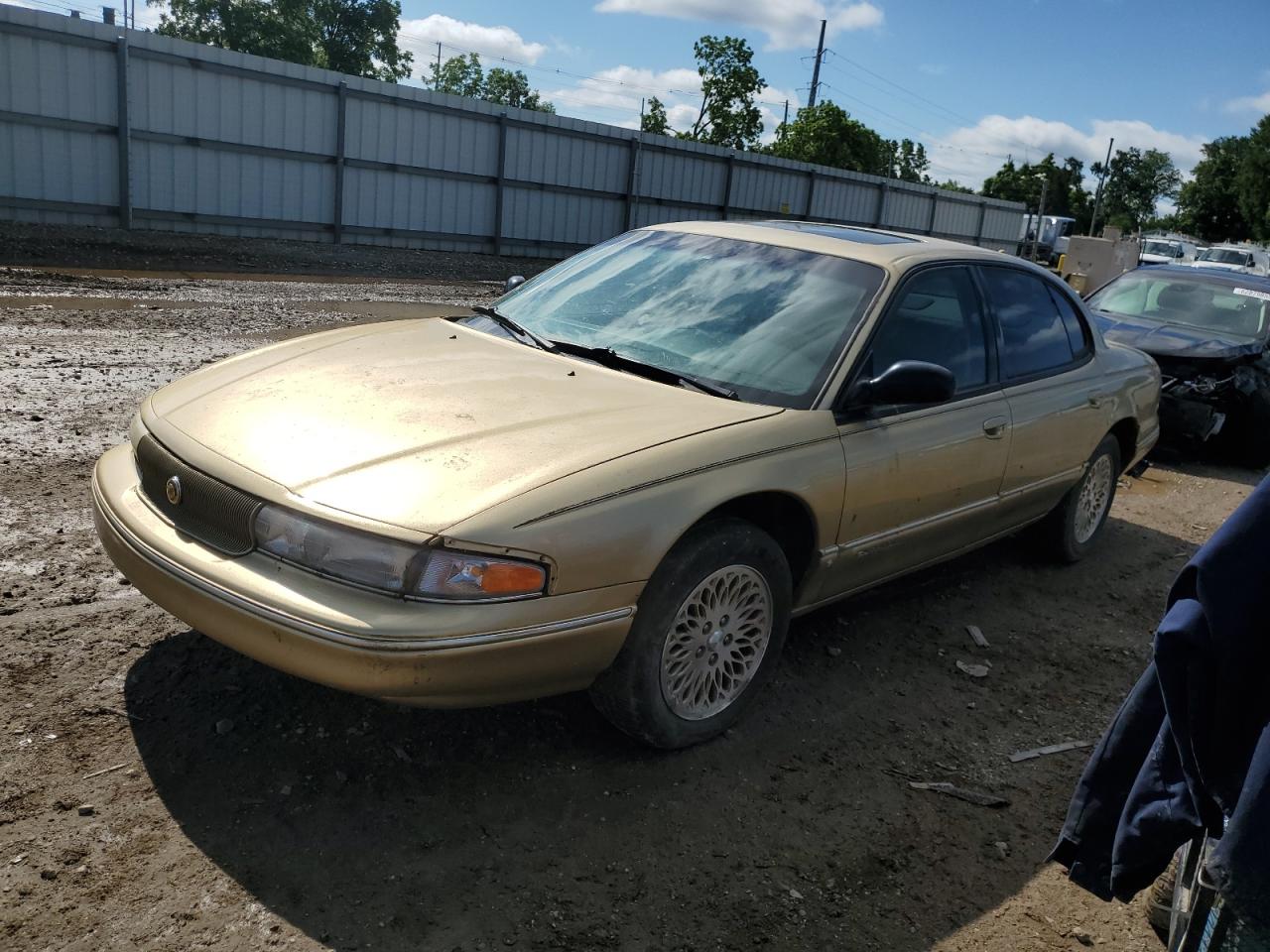 1997 Chrysler LHS, VIN 2C3HC56F3VH549718 — Мелкие вмятины и царапины