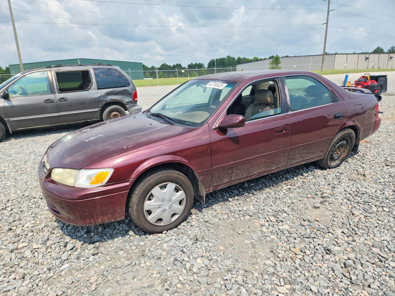 2000 Toyota Camry LE, VIN 4T1BG22KXYU750052 — Бок