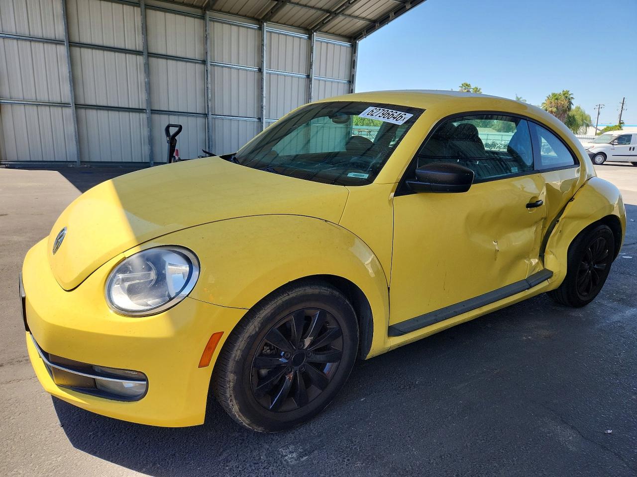 2015 Volkswagen Beetle 1.8T, VIN 3VWF17AT5FM637428 — Side