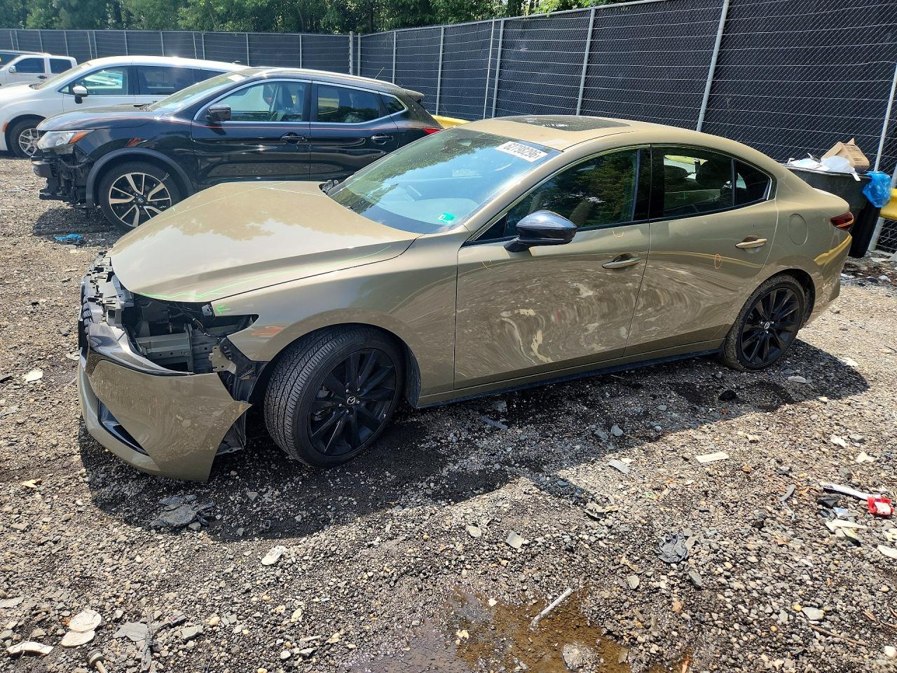 2024 Mazda 3 Carbon Edition, VIN 3MZBPBXY3RM409239 — Перед